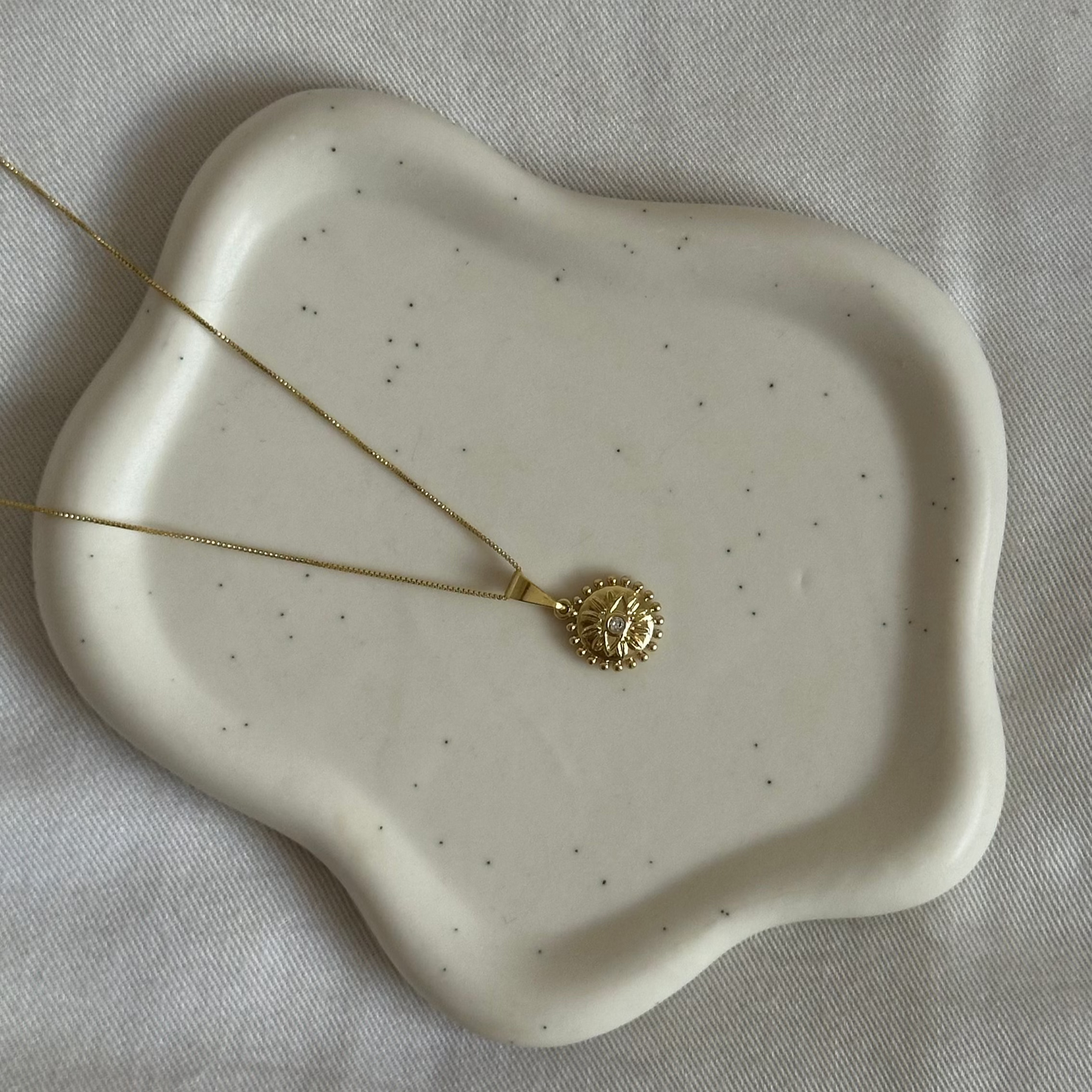 Collar Flor Circular con Circón