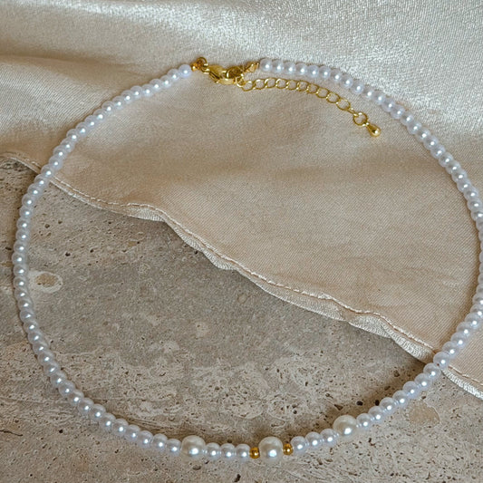 Collar Perla Simple con Balines de oro