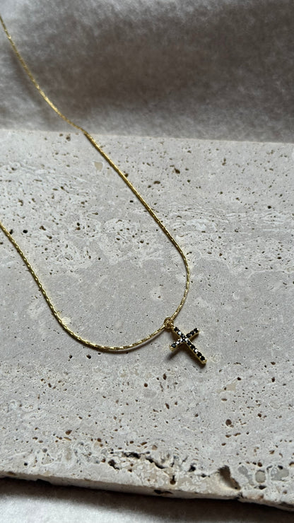 Collar Cruz negro
