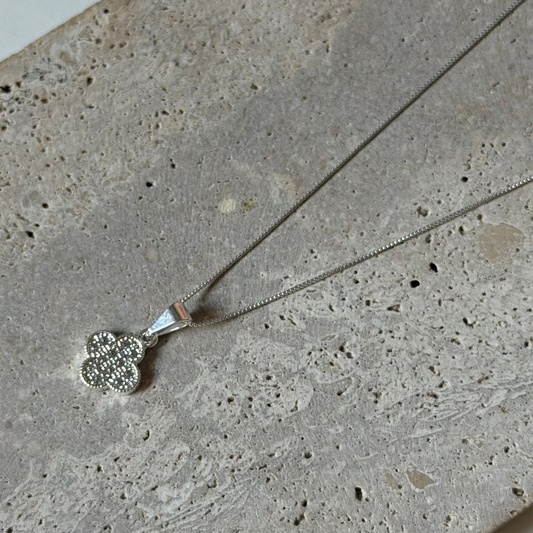 Collar Trébol con Circones