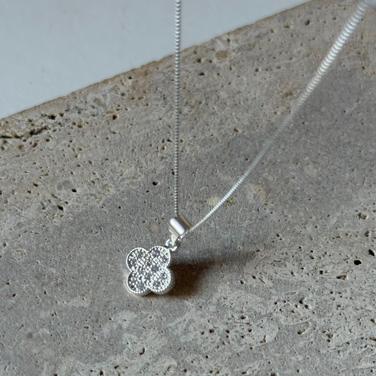 Collar Trébol con Circones