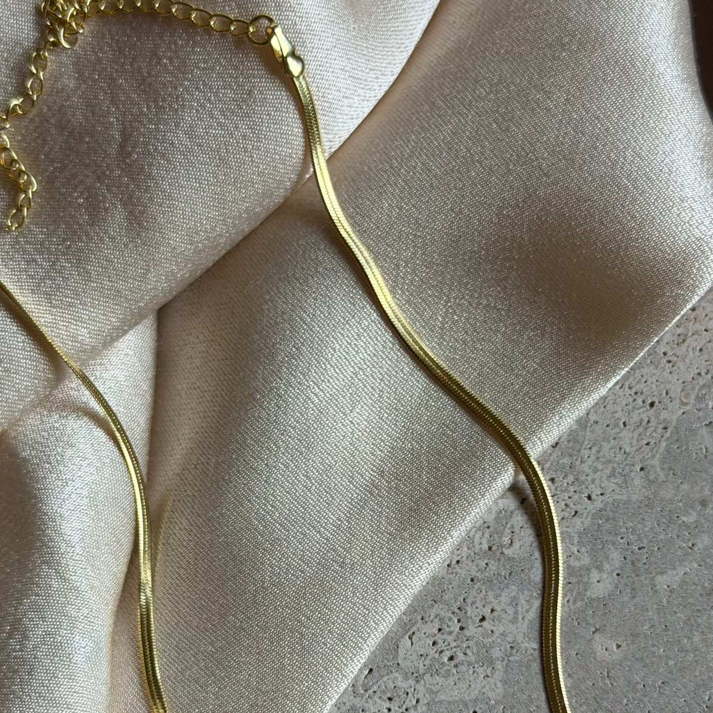 Collar Cinta Delgada