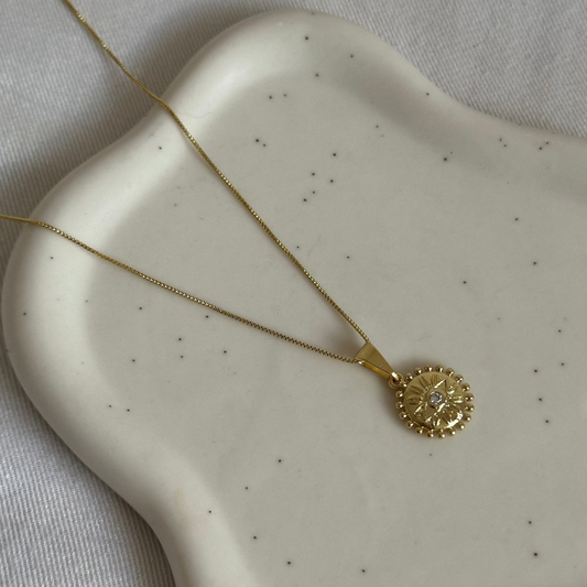 Collar Flor Circular con Circón