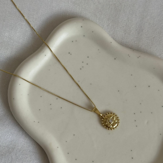 Collar Flor Circular con Circón