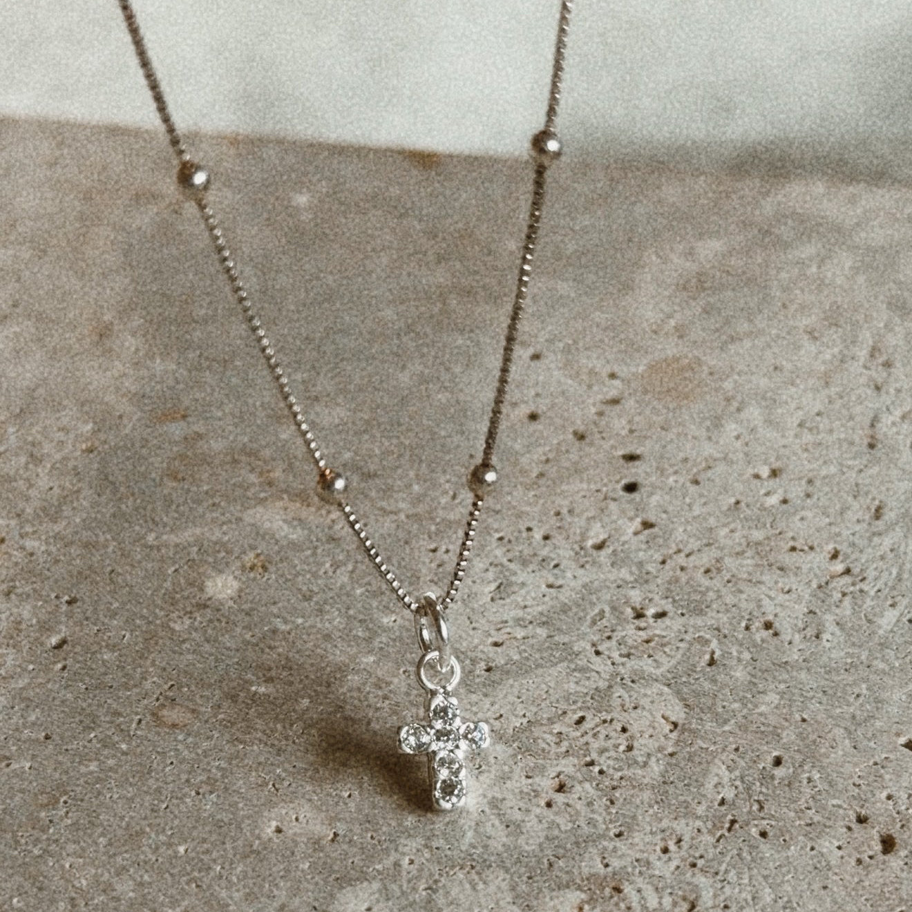 Collar Cruz Pequeña Plata