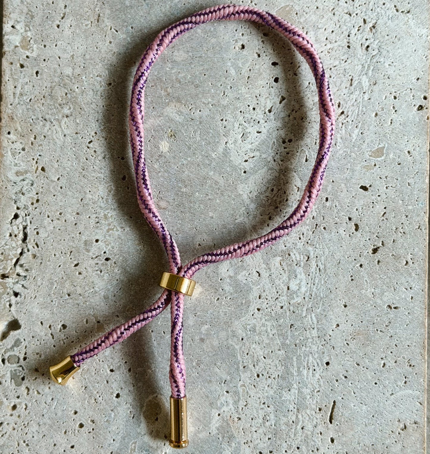 Pulsera Rosa Ajustable