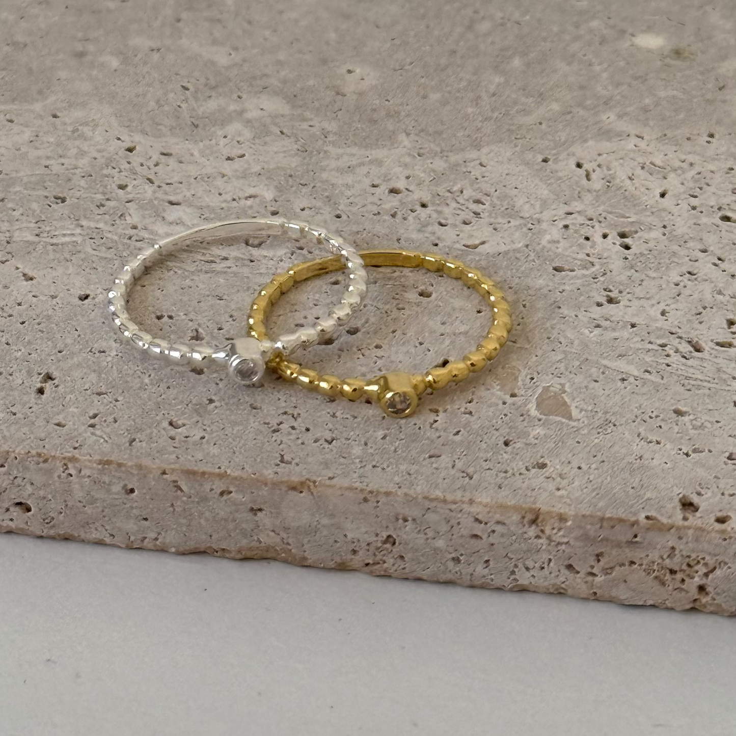 Anillo con circón Plata