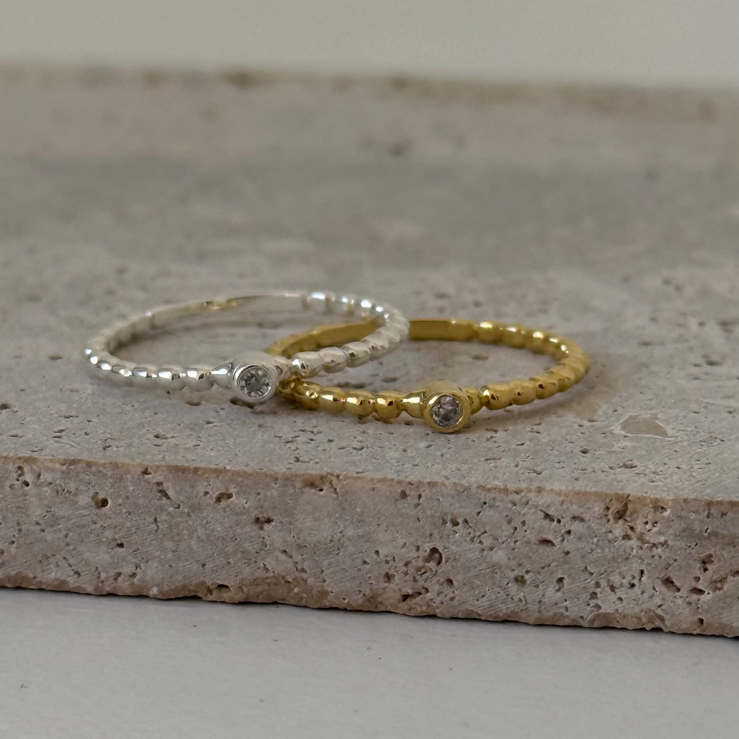 Anillo con circón Plata